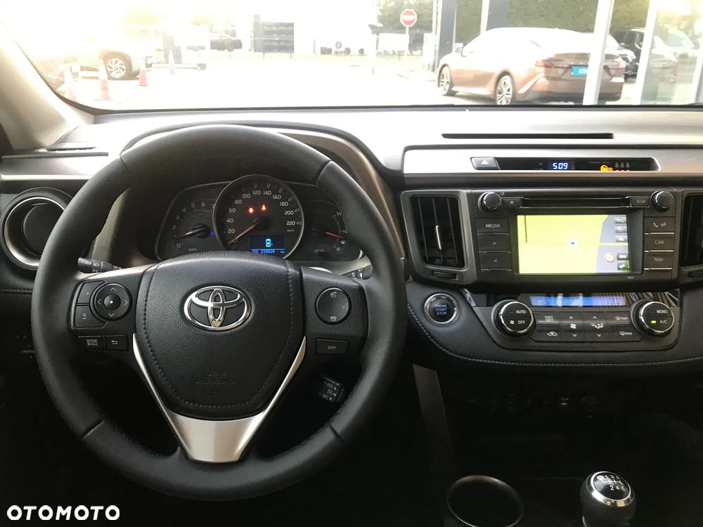 Toyota RAV4 2.0 D-4D Premium - 26