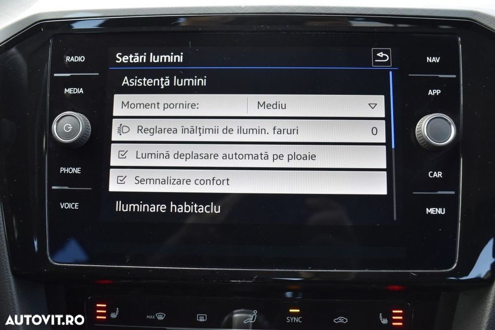 Volkswagen Passat 2.0 TDI DSG Comfortline - 28