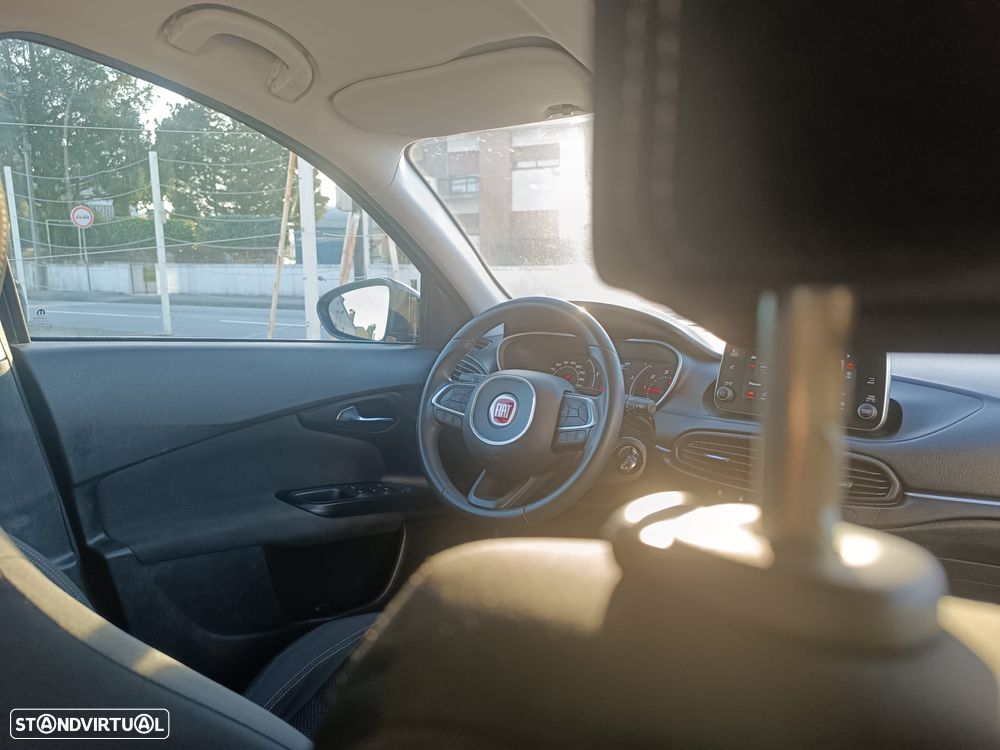 Fiat Tipo Station Wagon 1.3 M-Jet Lounge Tech - 12