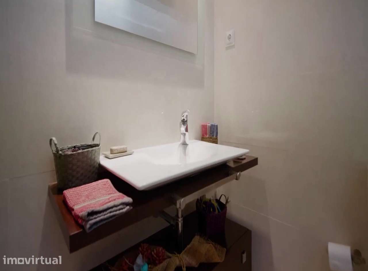 Apartamento T2 com varanda e garagem em Famalicão - Grande imagem: 2/15