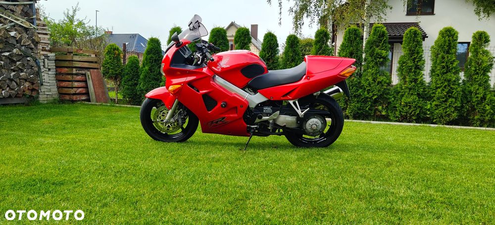 Honda VFR - 3