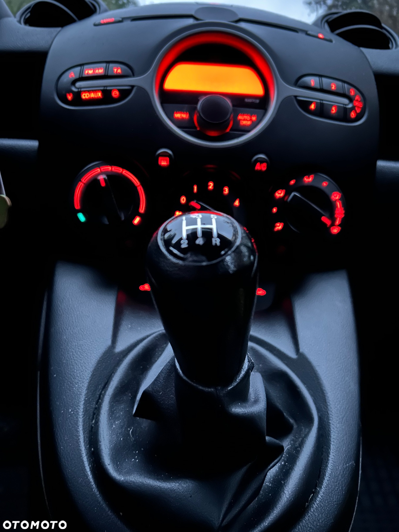 Mazda 2 1.3 Exclusive - 9