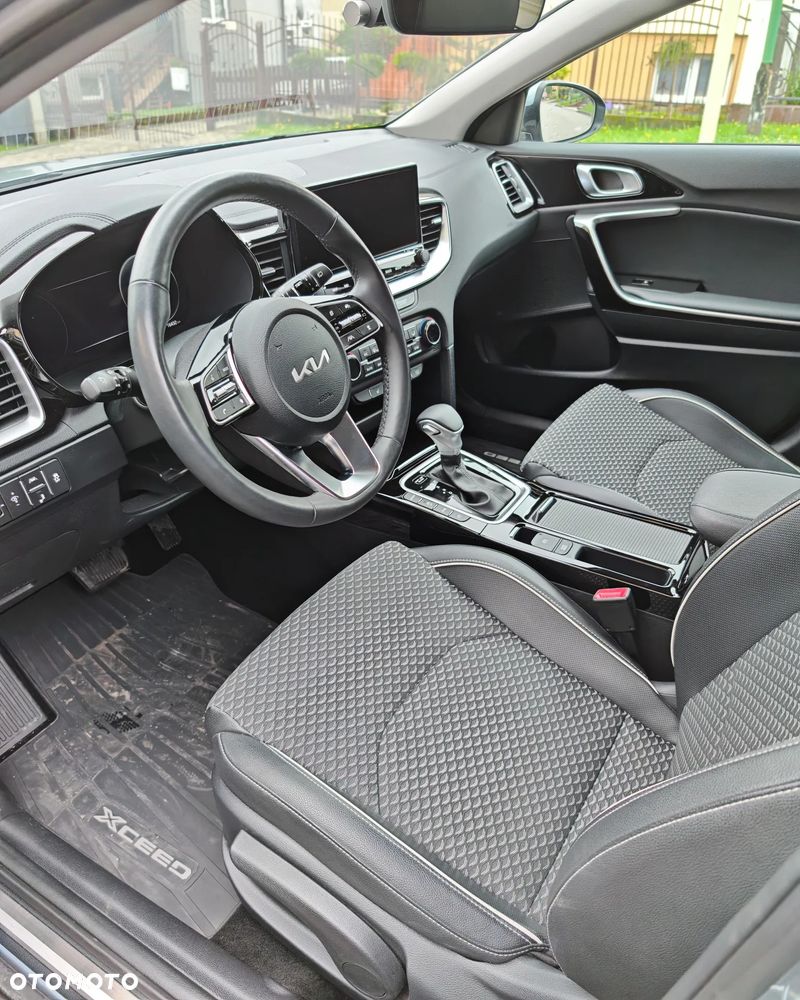 Kia XCeed 1.5 T-GDI Business Line DCT - 4
