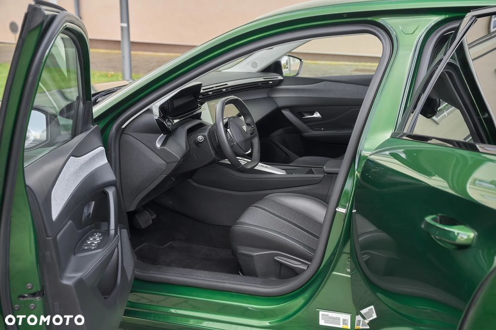 Peugeot 308 BlueHDi 130 EAT8 Allure - 24