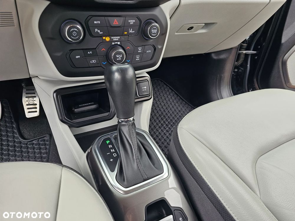 Jeep Renegade 1.3 GSE T4 Turbo 80th Anniversary FWD S&S - 20