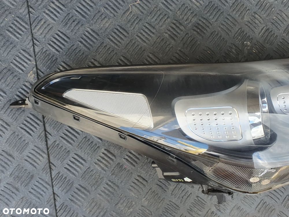 LAMPA REFLEKTOR PRAWY PRZÓD PRZEDNI KIA Sportage IV 92102-F1040 16-21r HOMOLOGACJA E9 - 2
