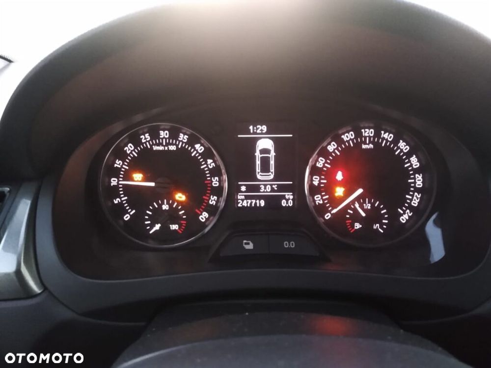 Skoda RAPID 1.6 TDI Drive - 9