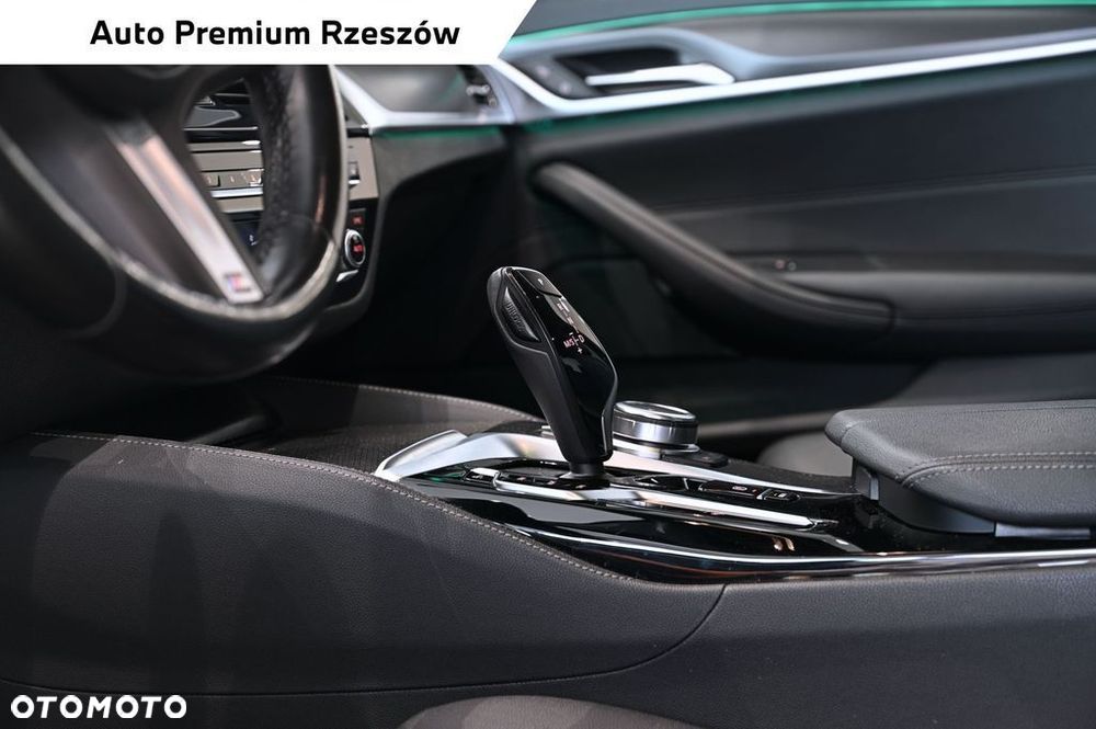 BMW Seria 5 520d xDrive mHEV - 8