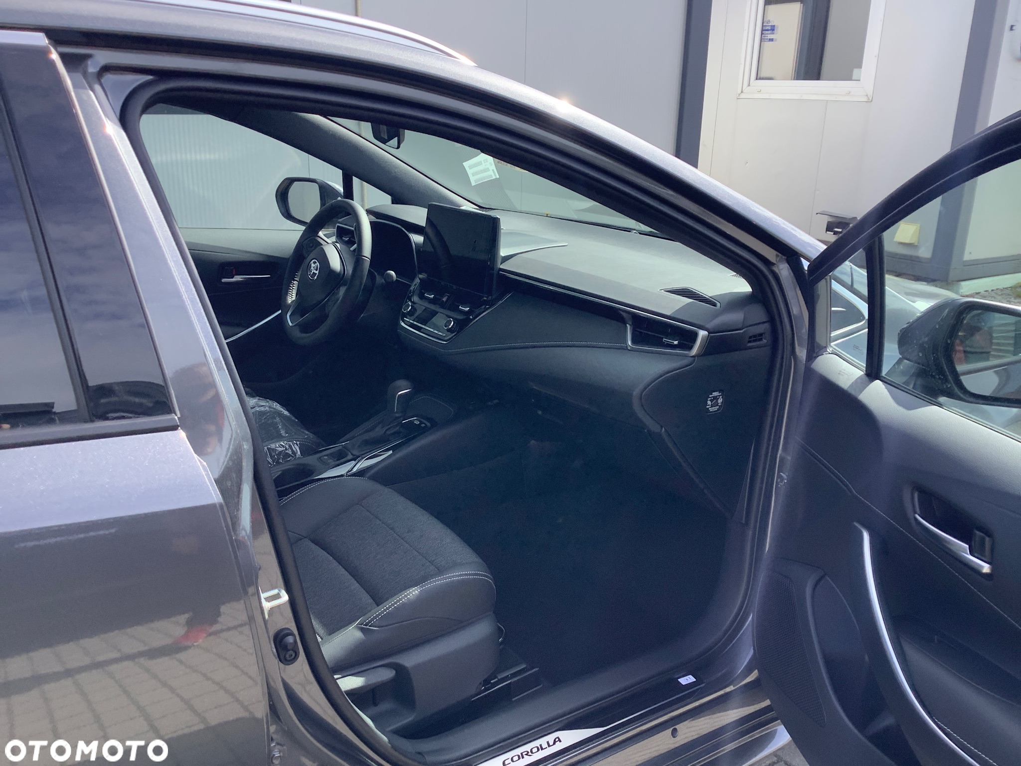Toyota Corolla 1.8 Hybrid Style - 22