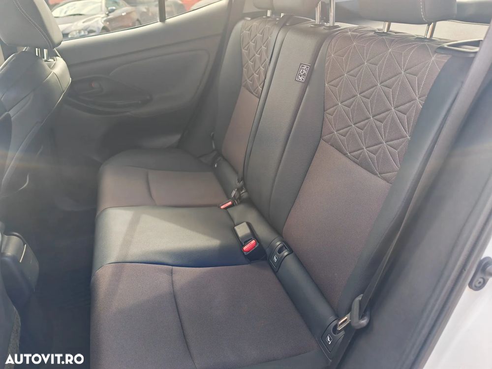 Toyota Yaris Cross 1.5 VVT-i HSD 4x4 Exclusive Adventure - 22