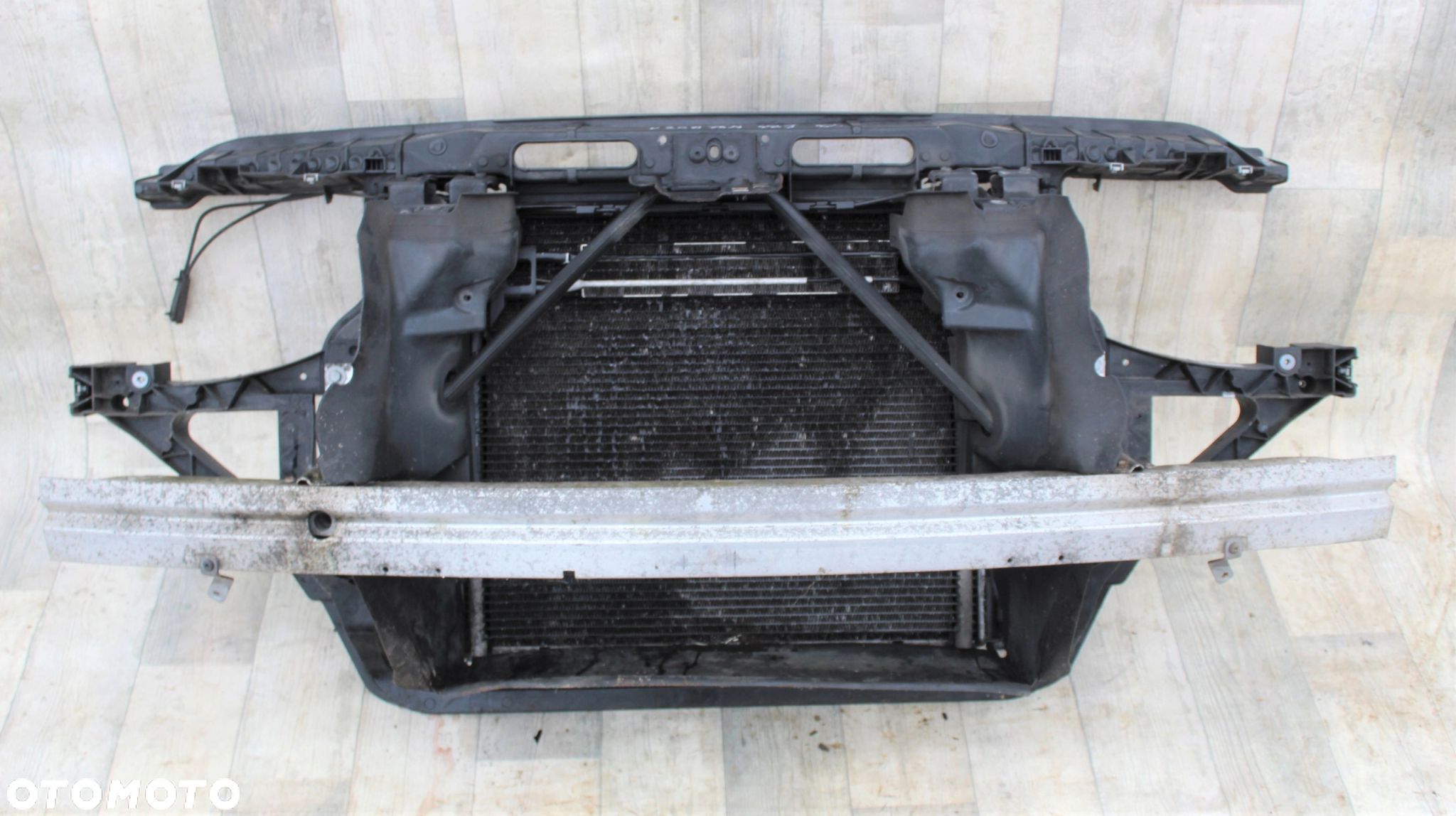 PAS PRZEDN CHŁODNICE WENTYLATOR BMW X3 E83 2.5 N52 - 1