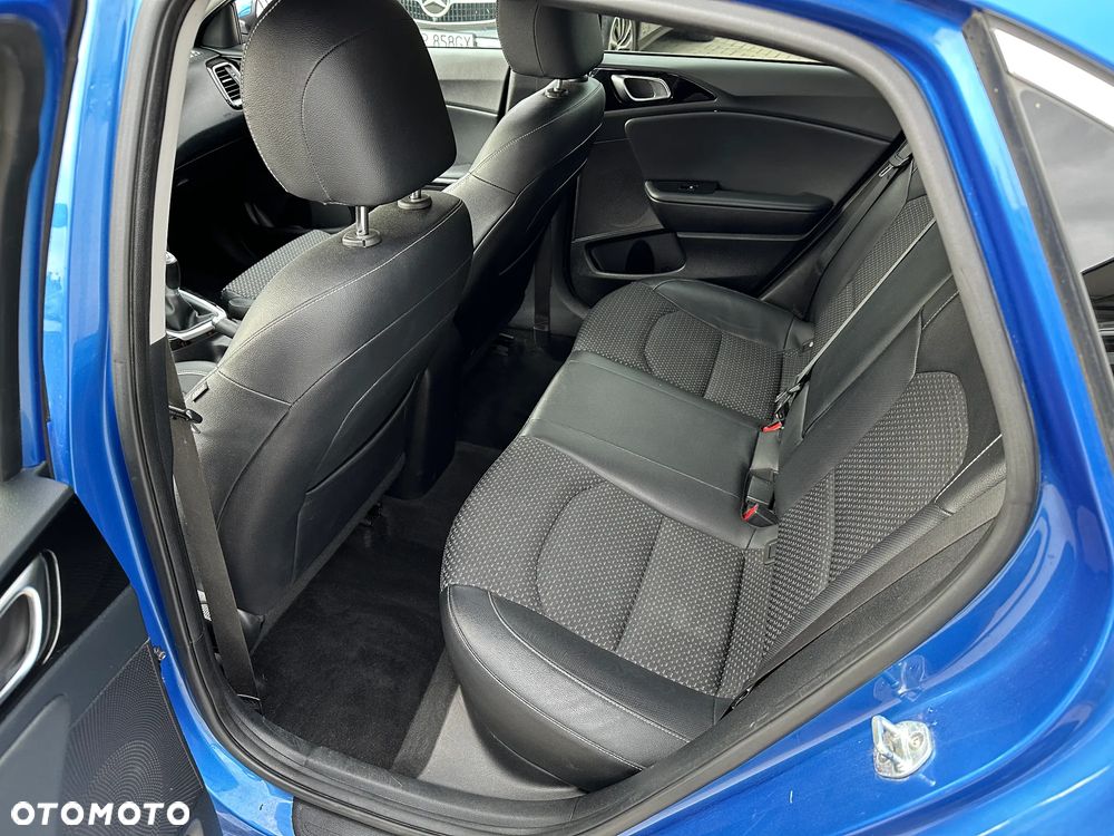 Kia Ceed - 21