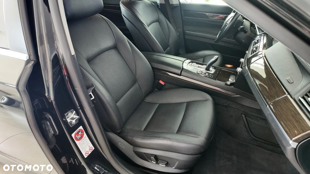 BMW Seria 7 730d - 23