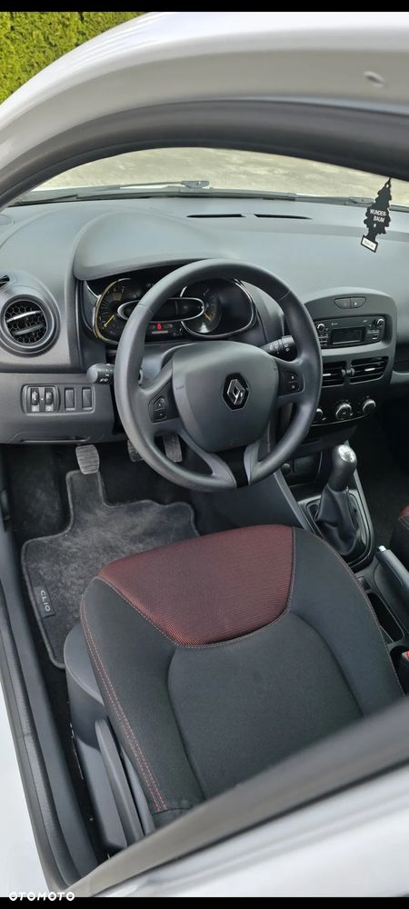 Renault Clio - 11
