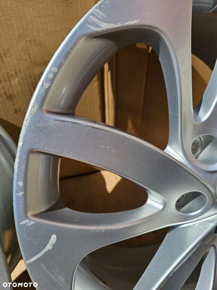 (F143) Renault OE / 7,5Jx18 ET52 5x114.3 / 403007842R - 8