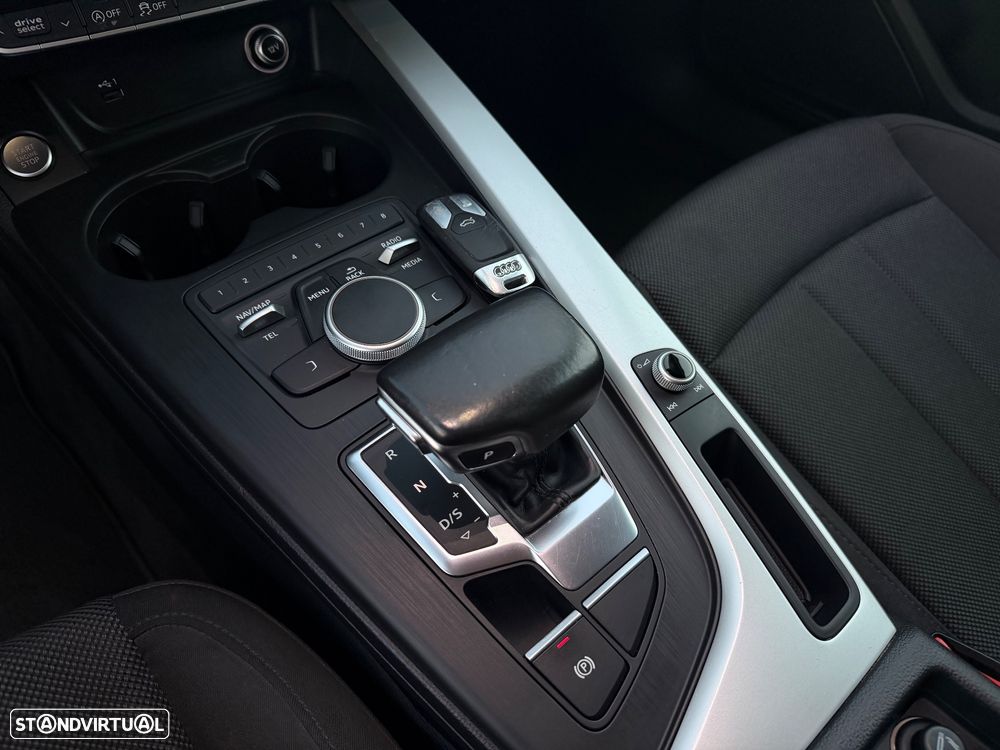 Audi A4 Avant 2.0 TDI Advance S tronic - 26