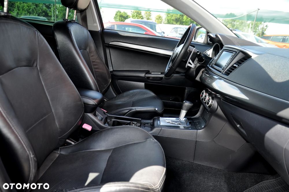Mitsubishi Lancer 1.8 CVT Intense - 38