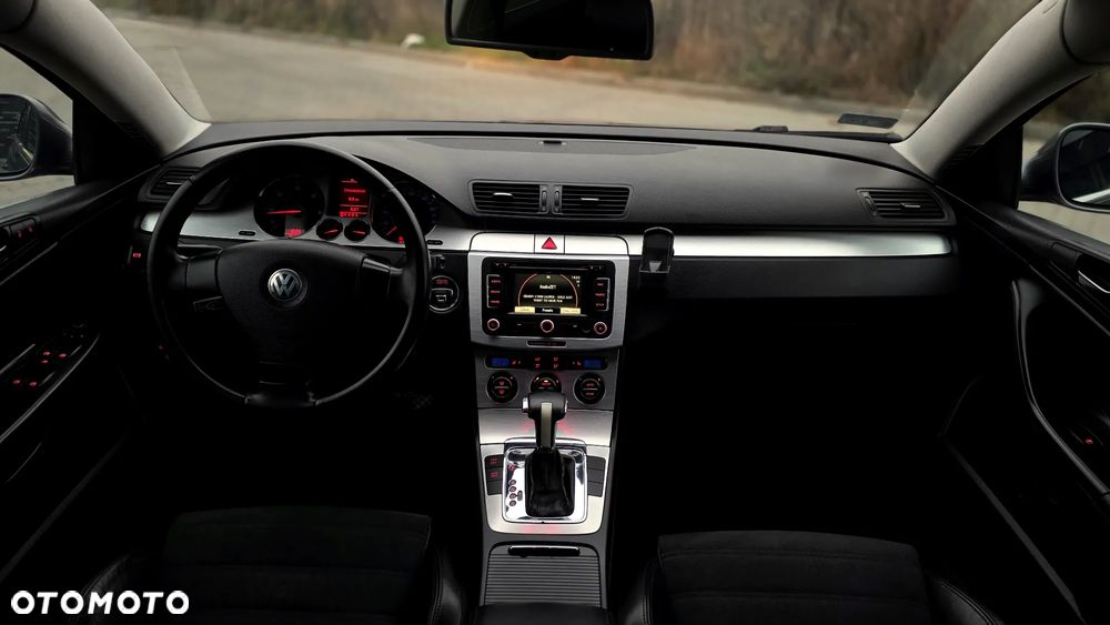 Volkswagen Passat Variant 2.0 TDI Highline DSG - 13