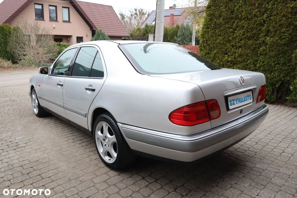 Mercedes-Benz Klasa E 320 Elegance - 3