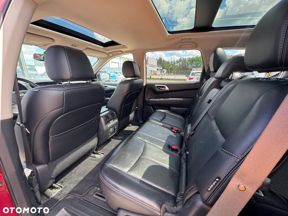 Nissan Pathfinder - 24