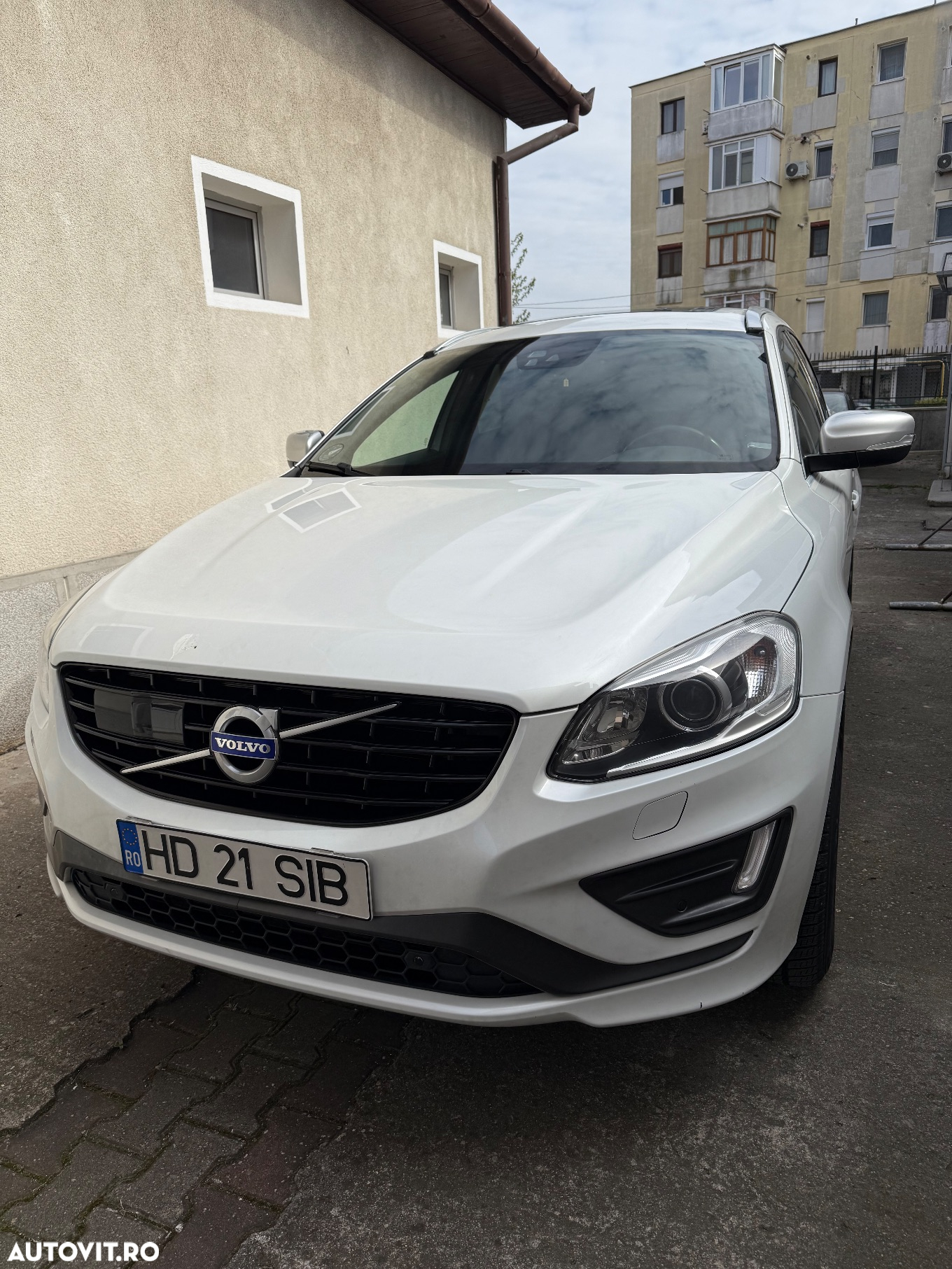 Volvo XC 60 D4 AWD Geartronic RDesign - 2