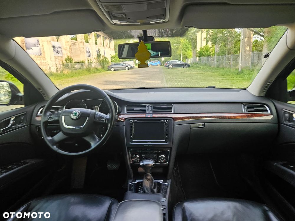Skoda Superb 2.0 TDI DSG Elegance - 25