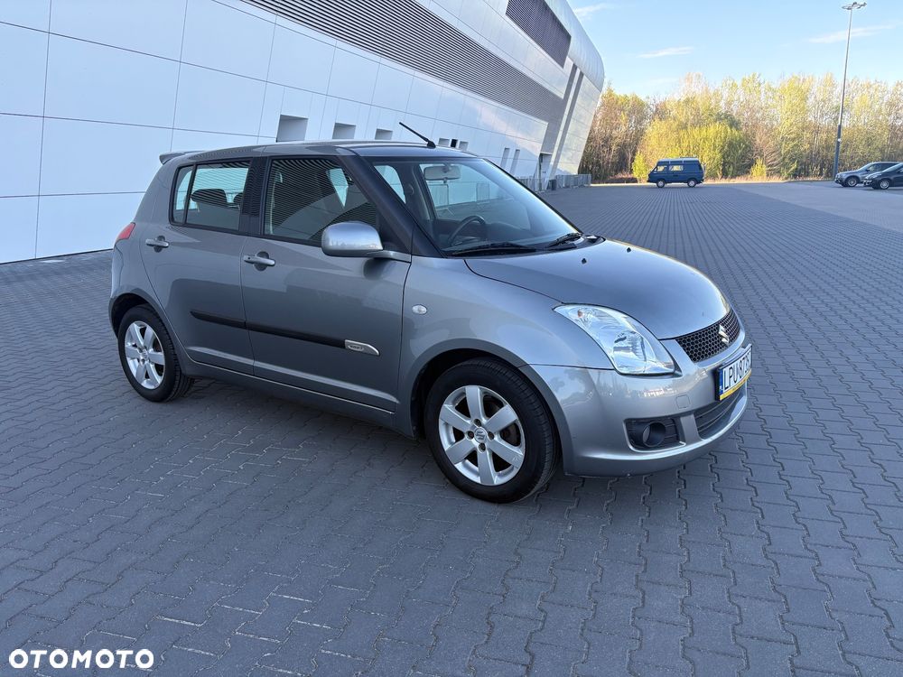 Suzuki Swift 1.3 Sakura - 2