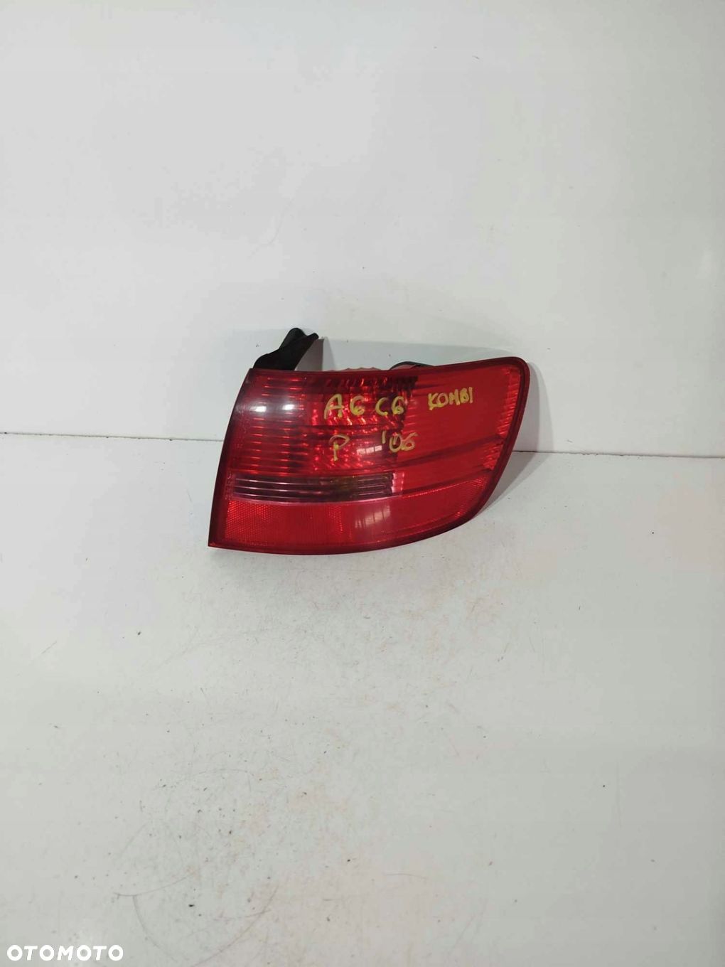 LAMPA PRAWA TYLNA AUDI A6 C6 04-08 KOMBI - 1