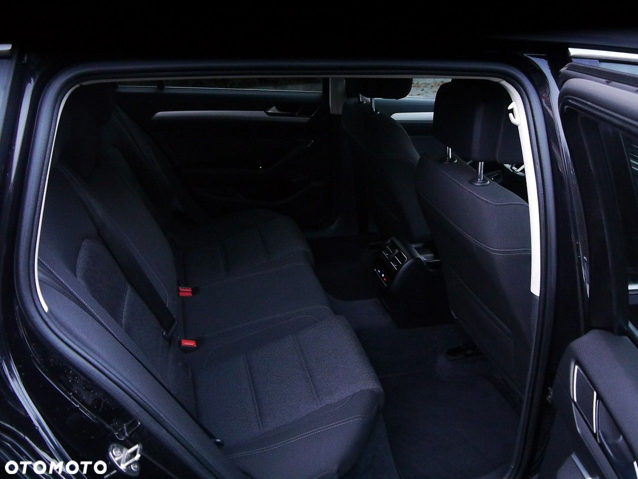 Volkswagen Passat Variant 1.6 TDI (BlueMotion Technology) Comfortline - 30