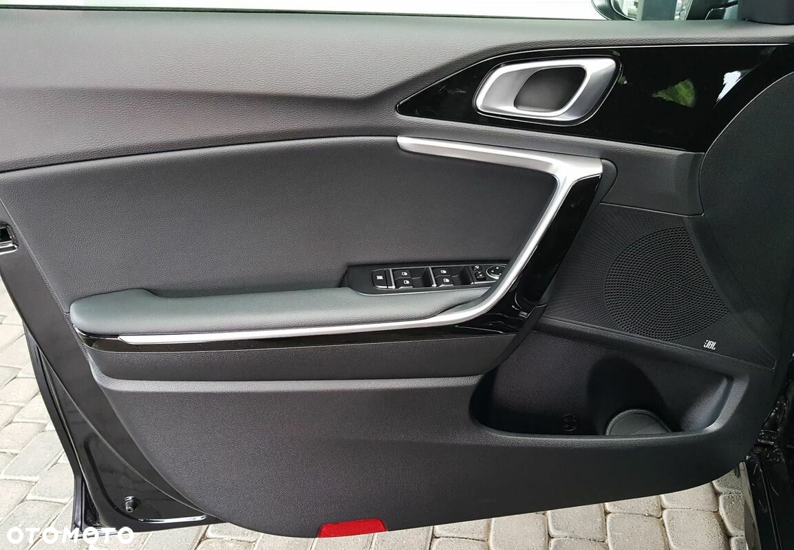 Kia ProCeed - 10