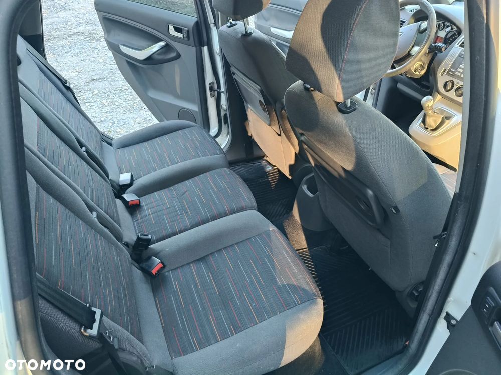 Ford C-MAX - 10