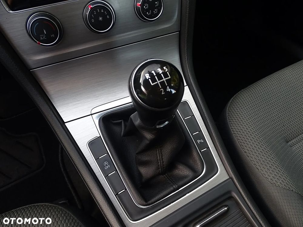 Volkswagen Golf 1.6 BlueTDI Comfortline - 35