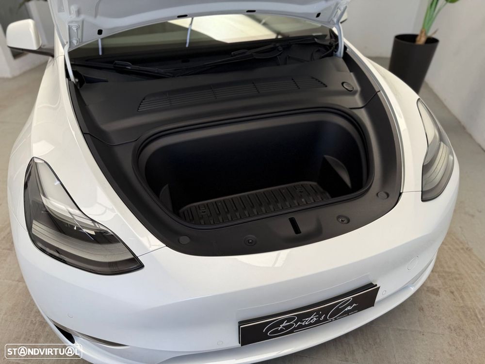 Tesla Model Y Performance Dual Motor AWD - 16