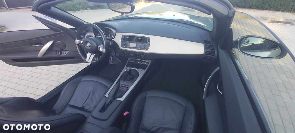 BMW Z4 2.2i - 18