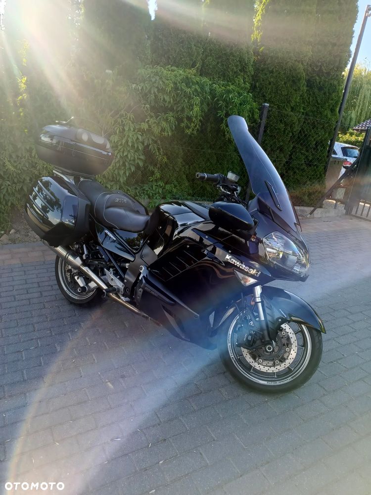 Kawasaki GTR - 16
