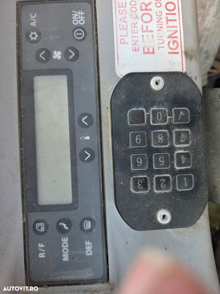 Hitachi 5,1tone, 2023/12, 2.229h, ZX48U-6, Adanc sapare 4m, CUPLA RAPIDA HIDRAULICA+3 CUPE, LAMA NIVELARE, Aer conditionat, inst picon pe brate, latime 2m, incarcarca 8x4, Antifurt, posibil leasing 4 ani, PROMOTIE 37900 EUR+Tva - 19