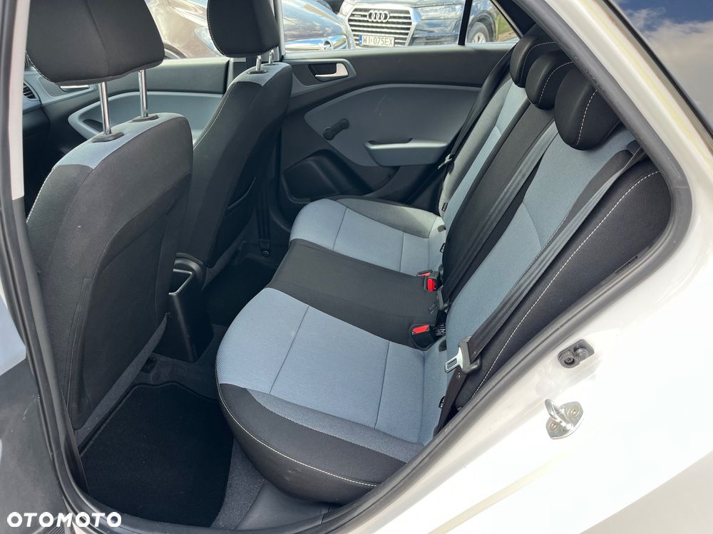 Hyundai i20 1.2 Trend - 20