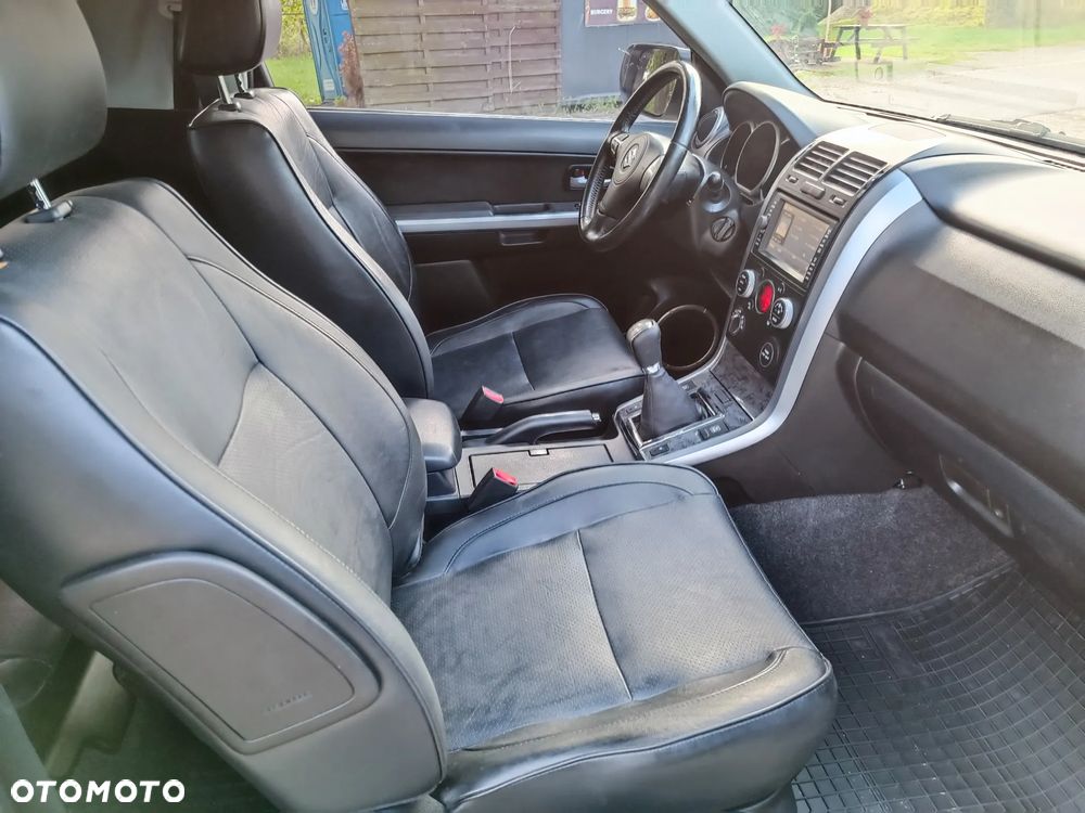 Suzuki Grand Vitara 1.9 DDiS Comfort - 27