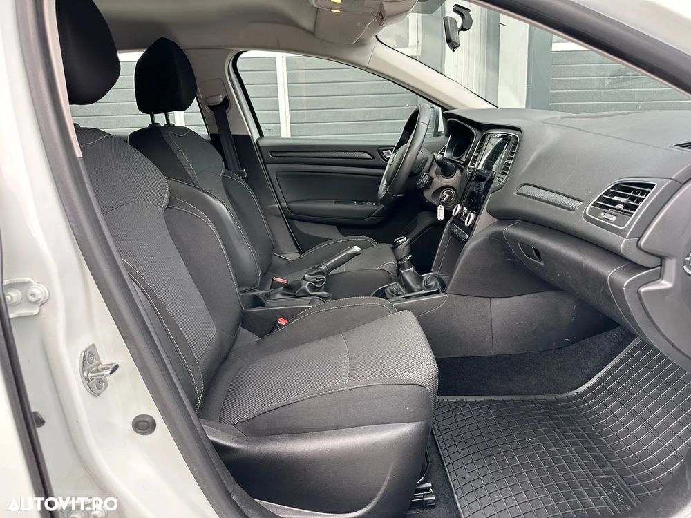 Renault Megane Blue dCi 116 Life - 17