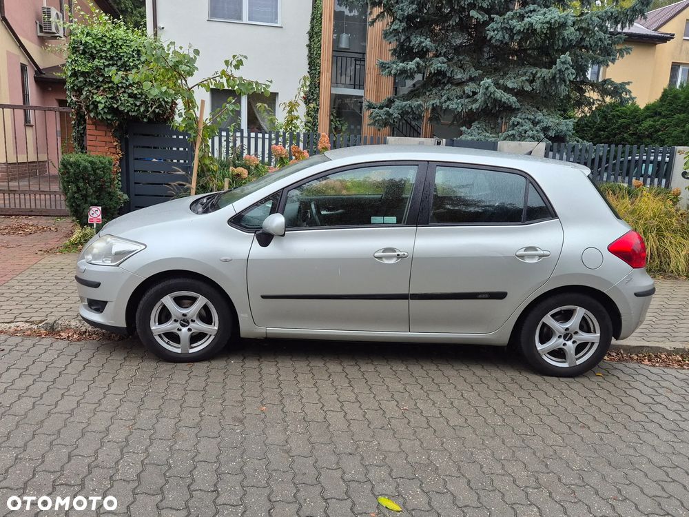 Toyota Auris 2009 photo 5