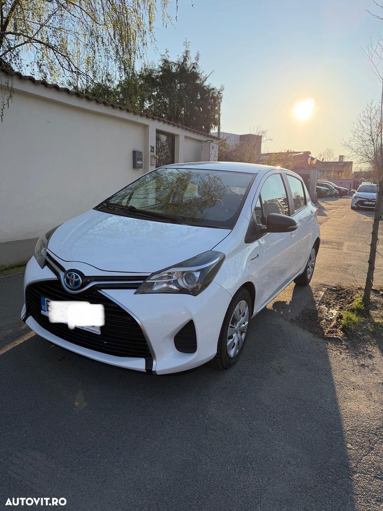 Toyota Yaris 1.5 VVT-i HSD Active - 1