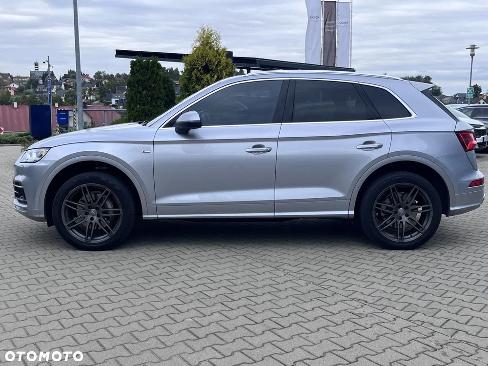Audi Q5 2.0 TFSI quattro S tronic design - 4