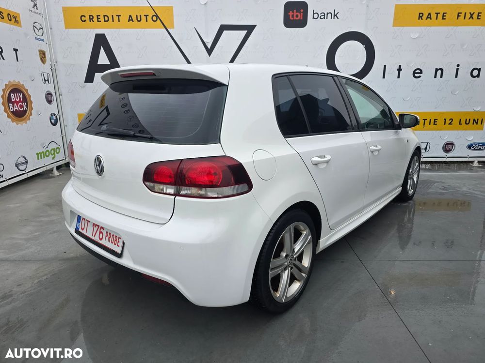 Volkswagen Golf 1.6 TDI DPF BlueMotion - 11