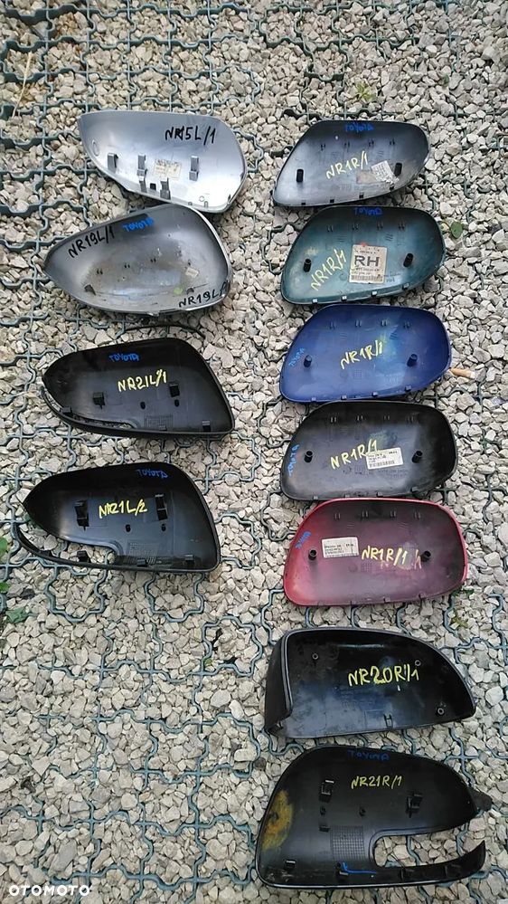 LUSTERKA PRAWE LEWE TOYOTA - 17