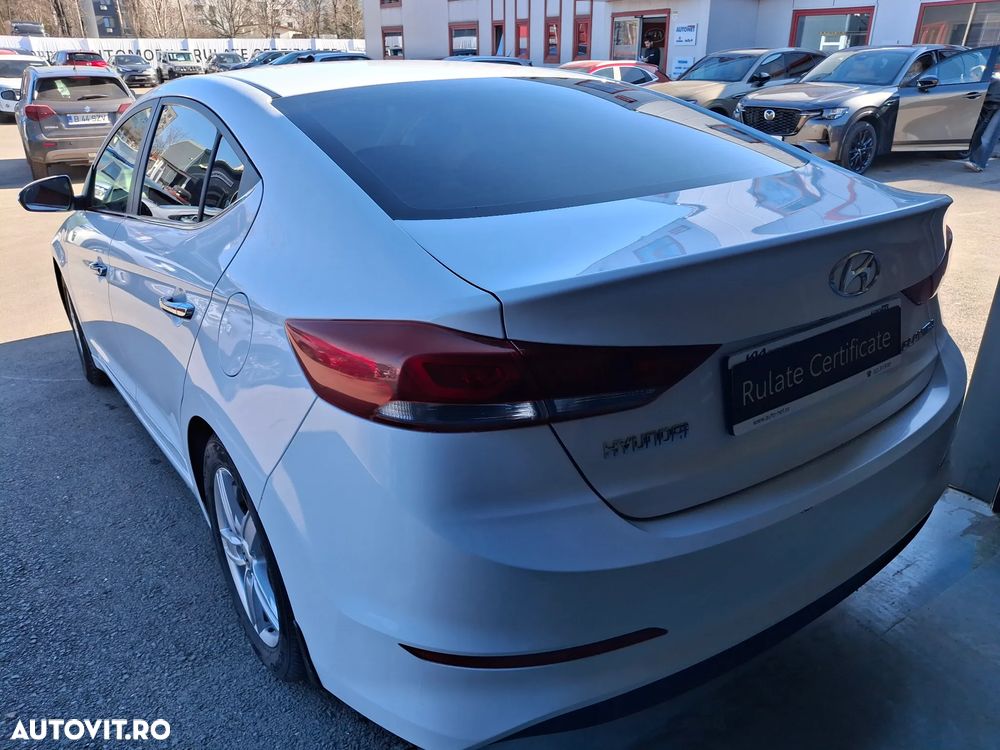 Hyundai Elantra 1.6 MPi Comfort - 6