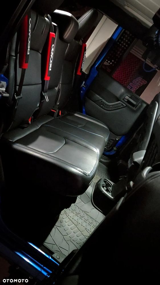 Jeep Wrangler 3.6 Unlim Sahara - 28