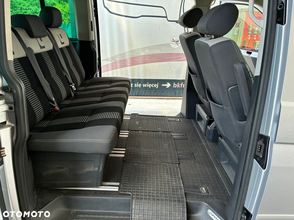 Volkswagen Multivan - 12