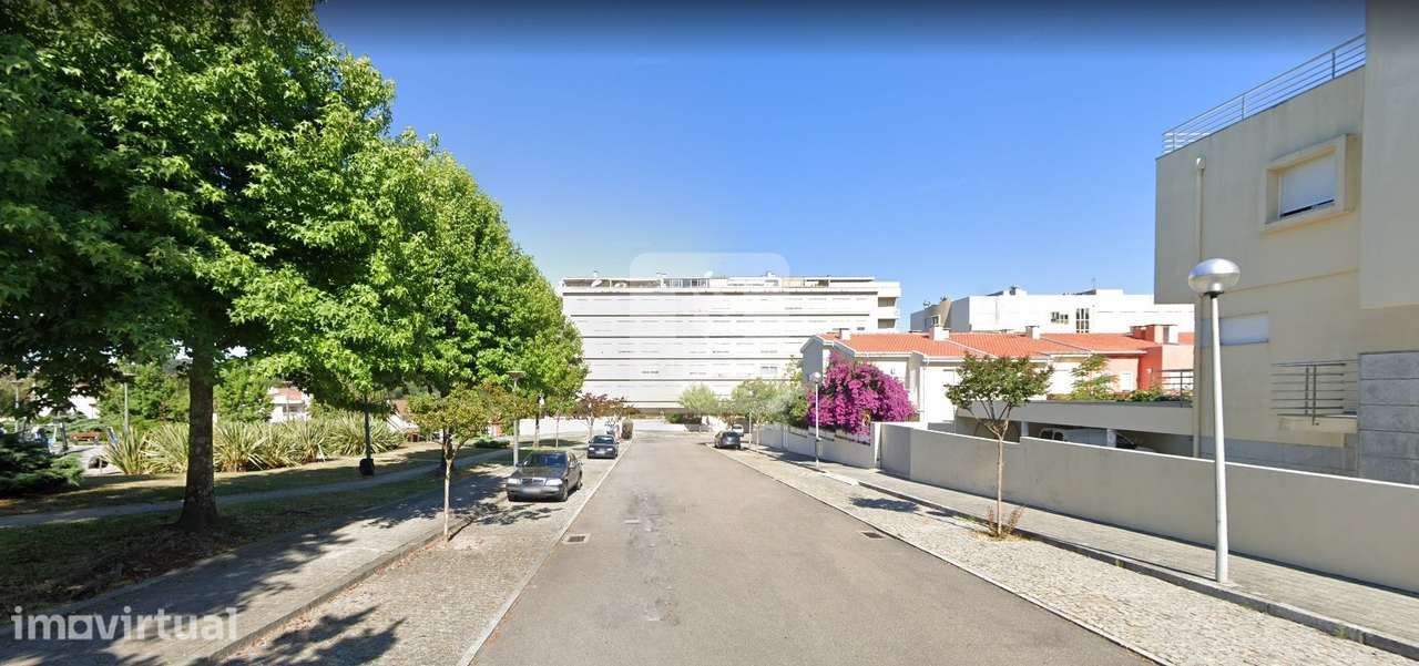 Terreno para Construção de Moradia de 3 Frentes em Matosinhos - Grande imagem: 3/13