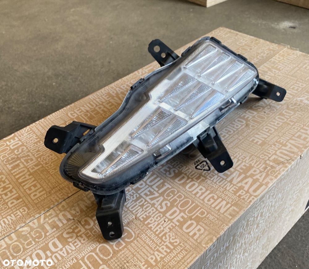 HYUNDAI I30 3 III lift fl 2020-> Europa! LAMPA PRZEDNIA PRAWA ŚWIATŁO DO JAZDY DZIENNEJ DRL HALOGEN PRAWY PRZÓD PRZEDNI led lampa Ledowa w zderzak zderzaka prawa  kierunkowskaz halogen prawy   Wwa - 4