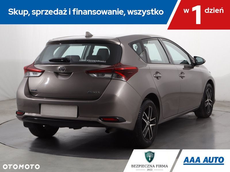 Toyota Auris - 6